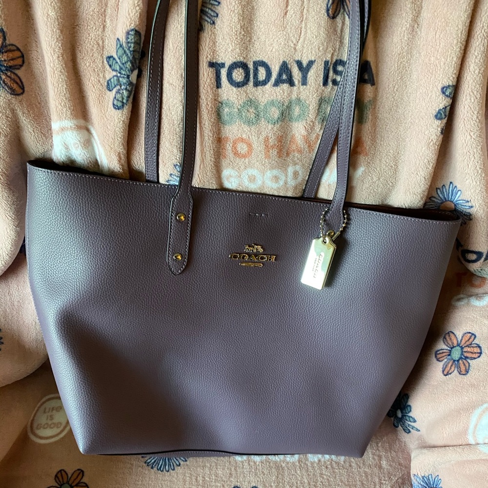 Beautiful lavender Coach tote